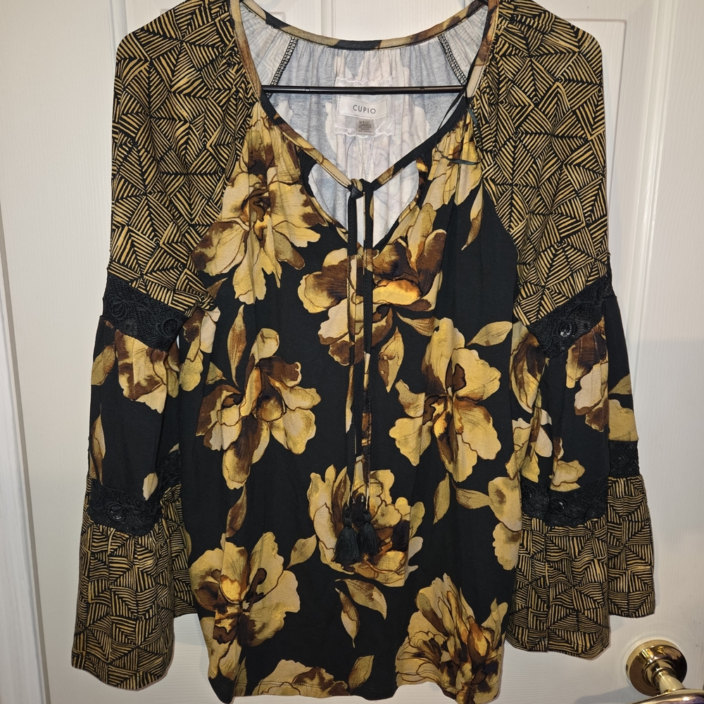 CUPIO Women's Floral Fall Blouse